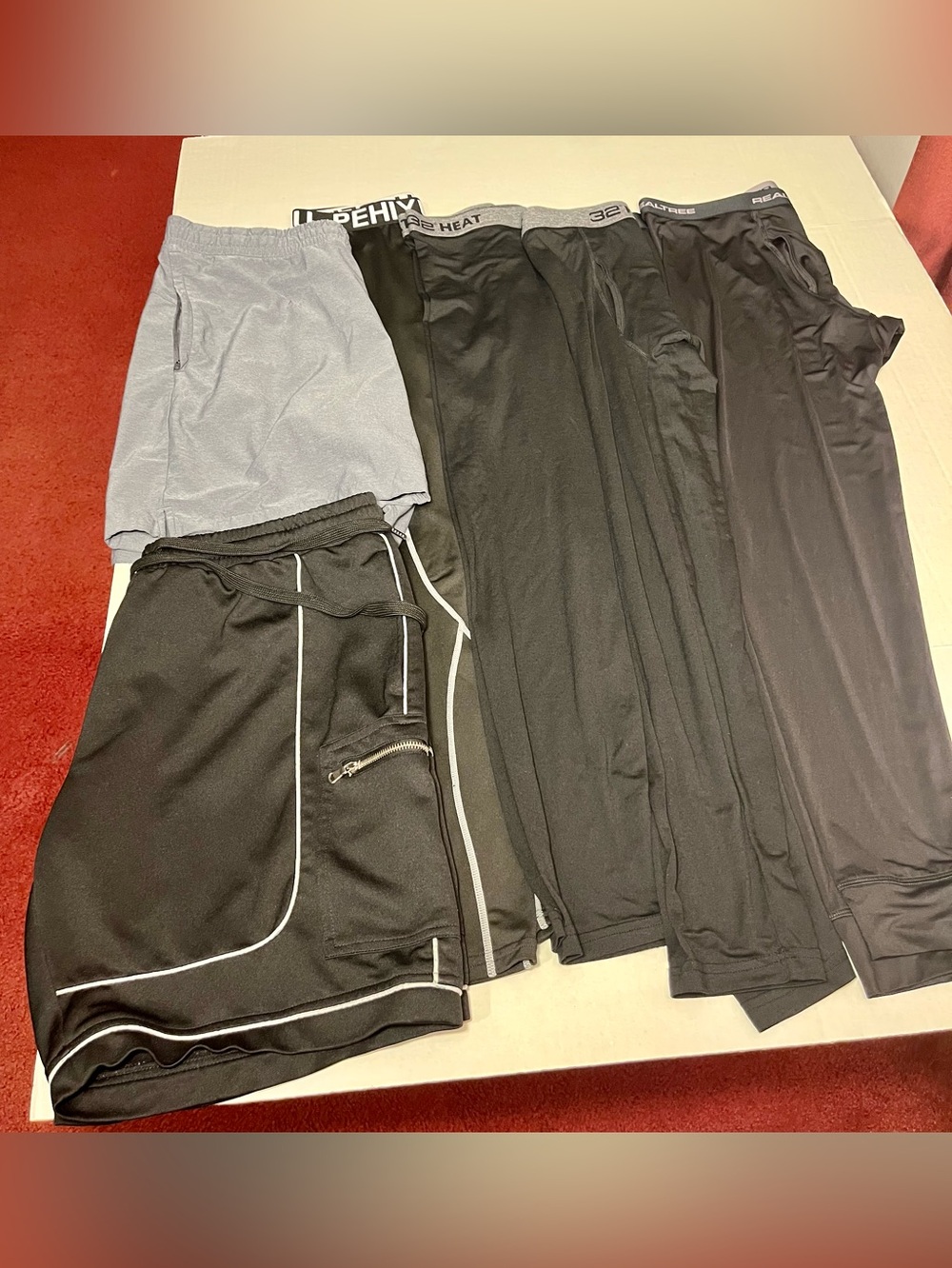 Men's Fitness Gear Lot (6) - REALTREE/32 HEAT/PEHIYU/FASHION NOVA/ALL IN MOTION